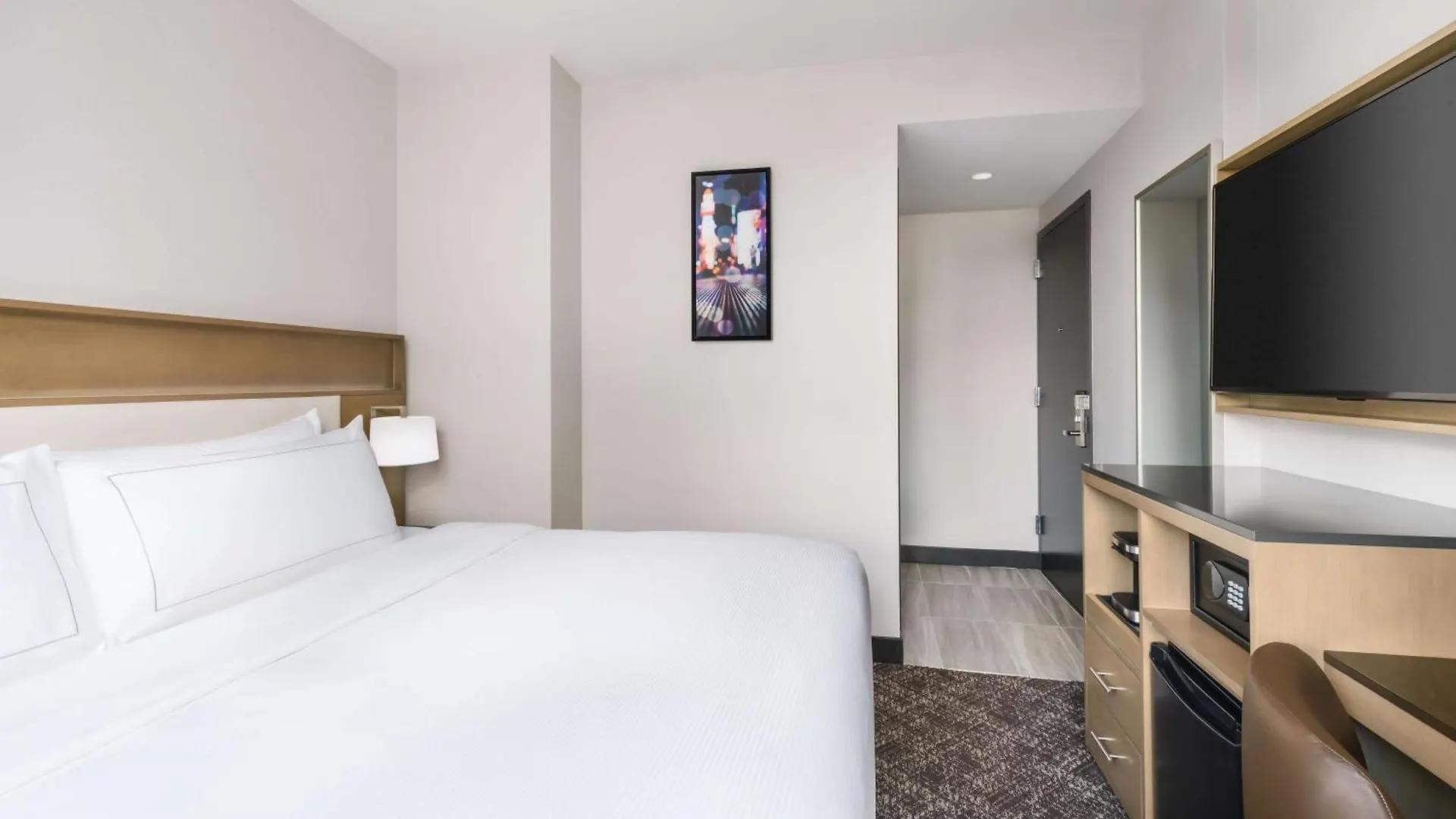 Doubletree By Hilton New York Times Square South Hotel