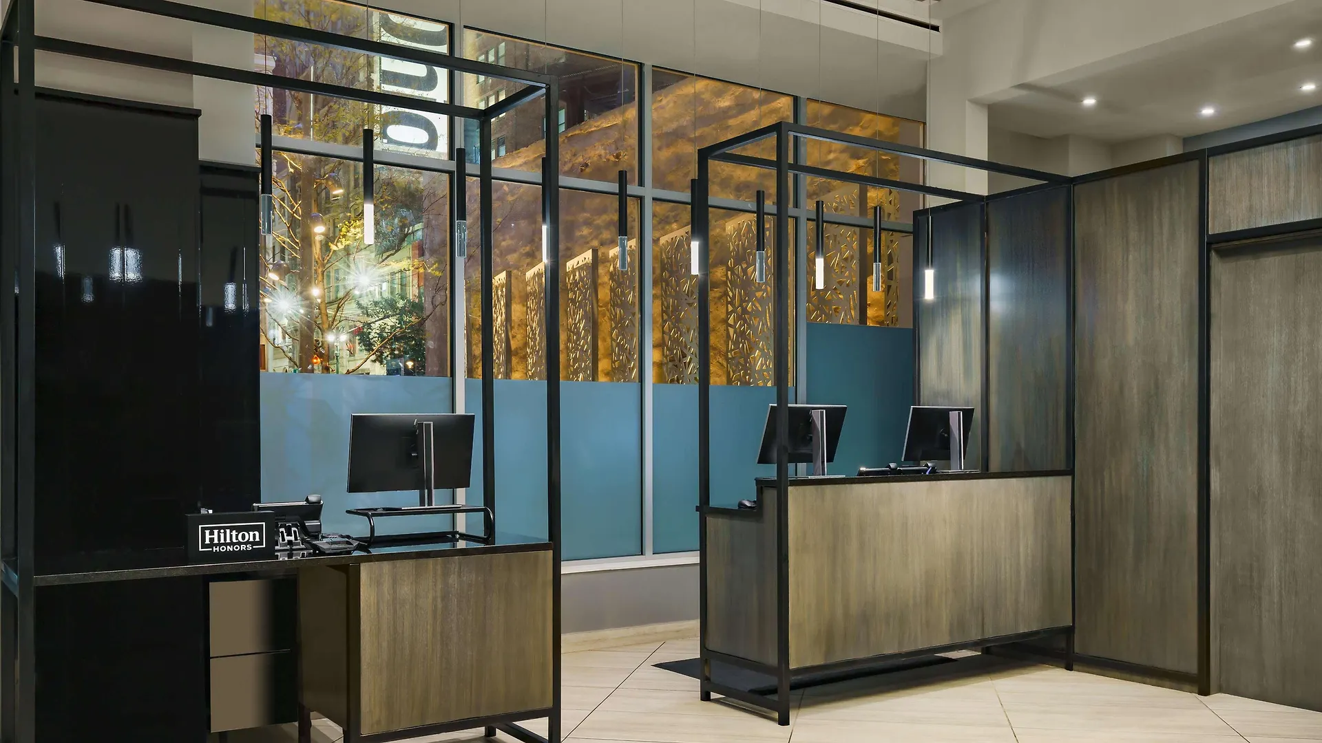 Doubletree By Hilton New York Times Square South Hotel